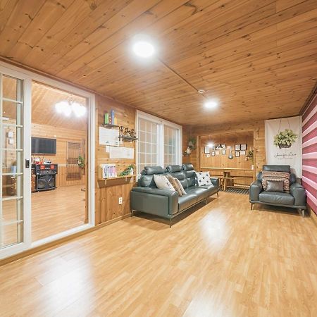 Jeju Haepoomdal Pension מראה חיצוני תמונה