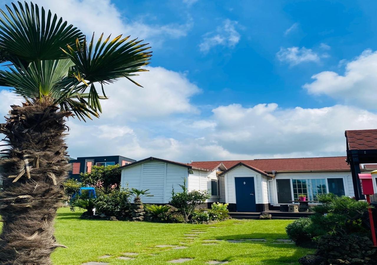 Jeju Haepoomdal Pension מראה חיצוני תמונה
