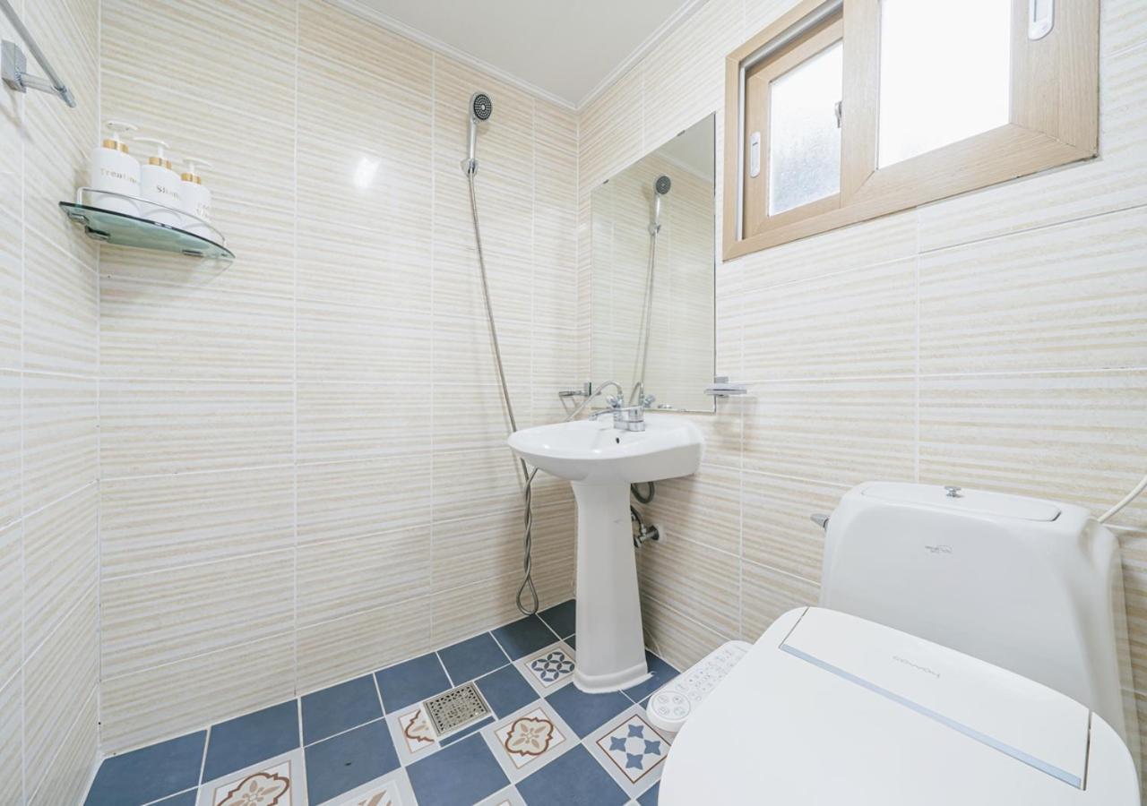 Jeju Haepoomdal Pension מראה חיצוני תמונה
