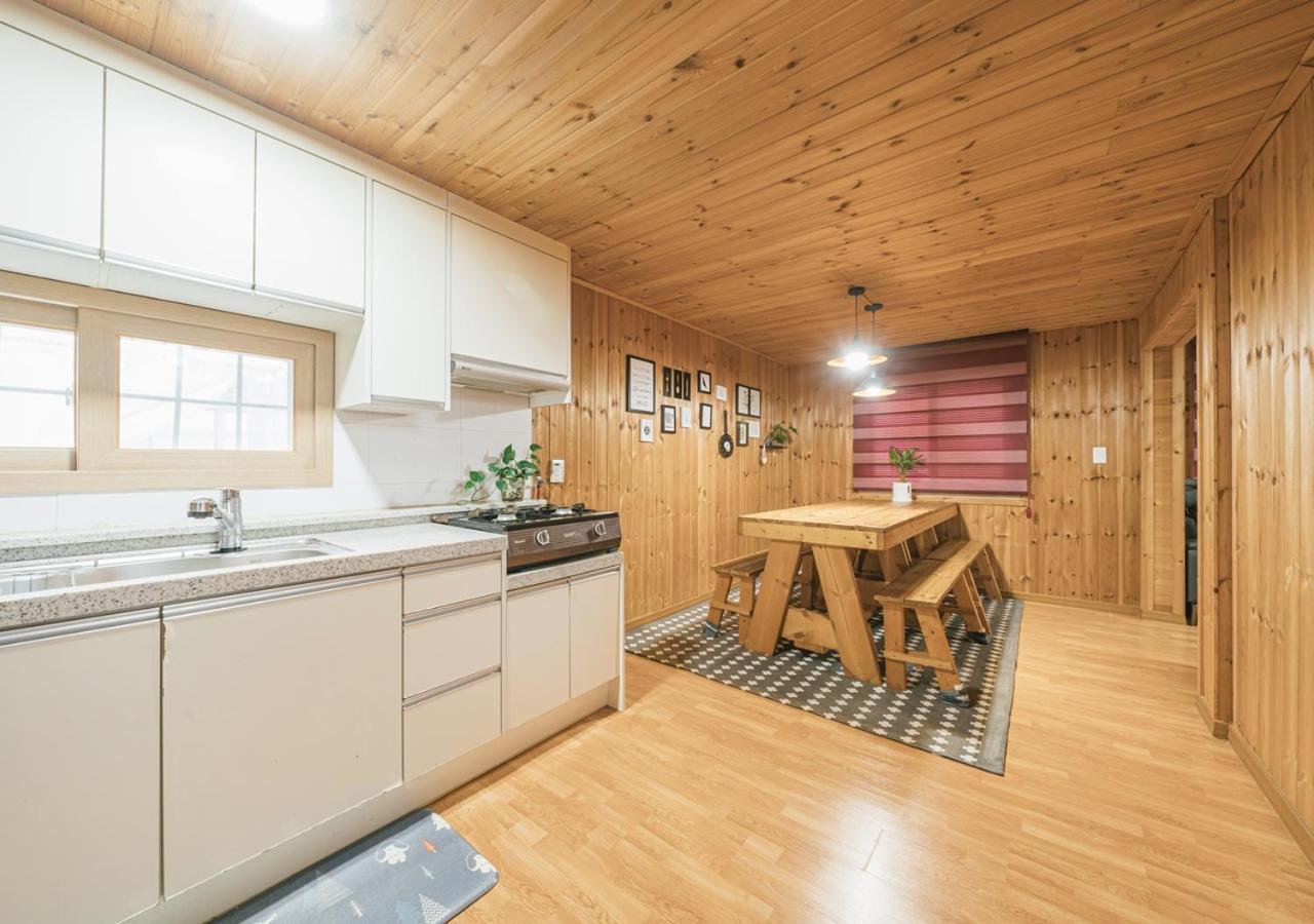 Jeju Haepoomdal Pension מראה חיצוני תמונה